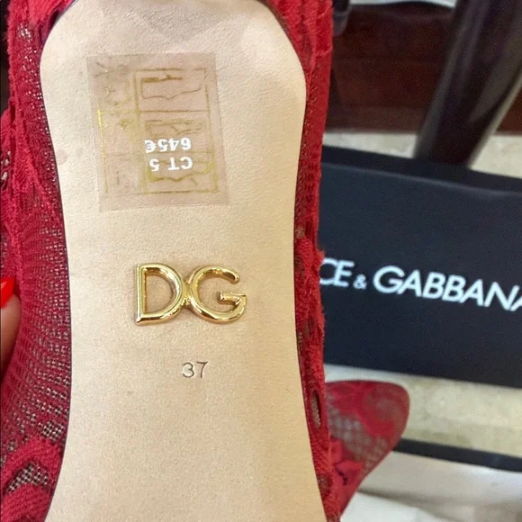 Dolce & Gabbana Red Lace Pointed-Toe Stilettos - Picture 6 of 7